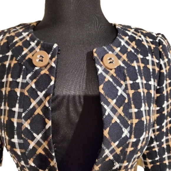 Trina Turk Blazer - mint condition. Size 2 - Picture 4 of 7